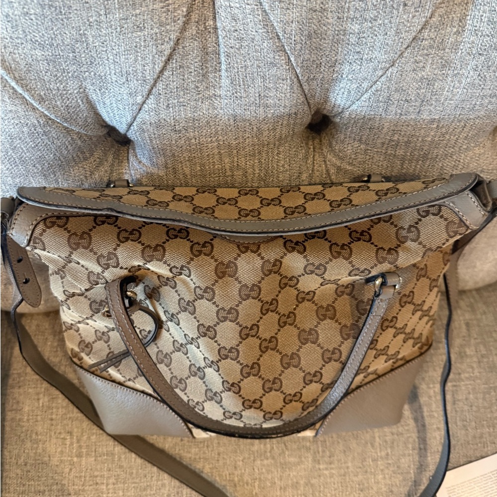 Gucci GG Canvas Bree Leather Line Crossbody Bag in light gray - Picture 4 of 14